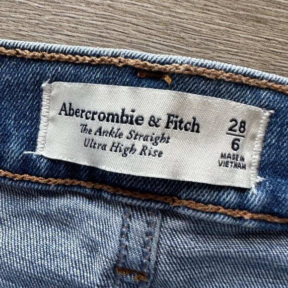Abercrombie & Fitch Women's 28/6 The Ankle Straight Ultra High Rise Jean - Picture 4 of 7